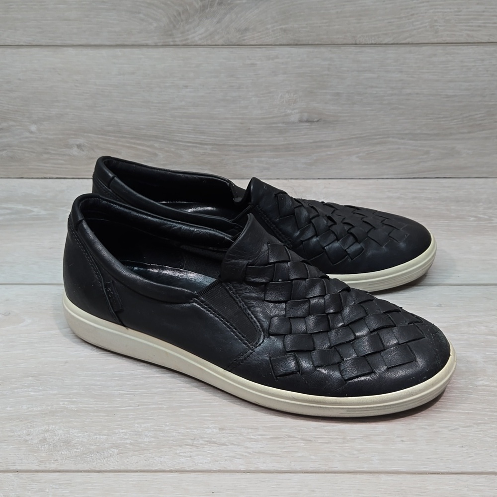 Ecco Womens Leather Loafer Slip on sneakers shoes sz 8